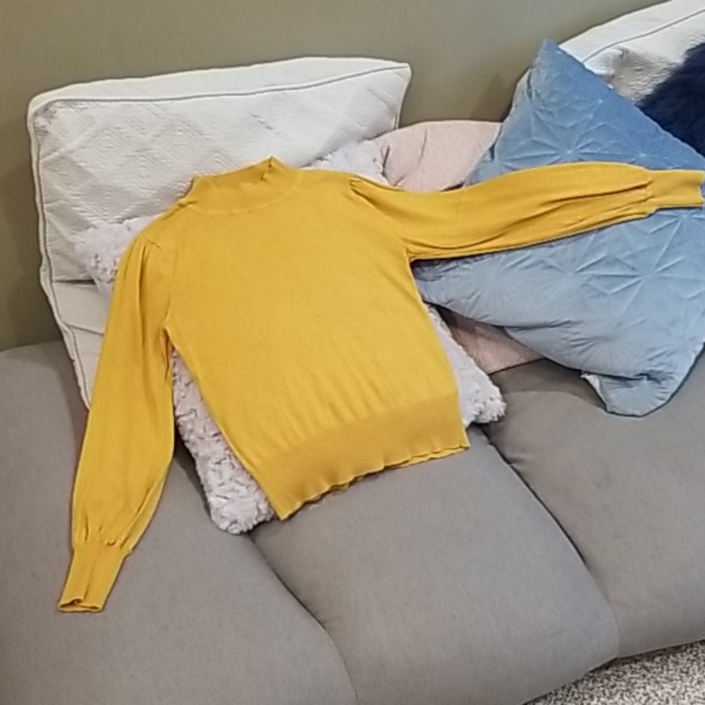 Mustard yellow balloon sleeve sweater